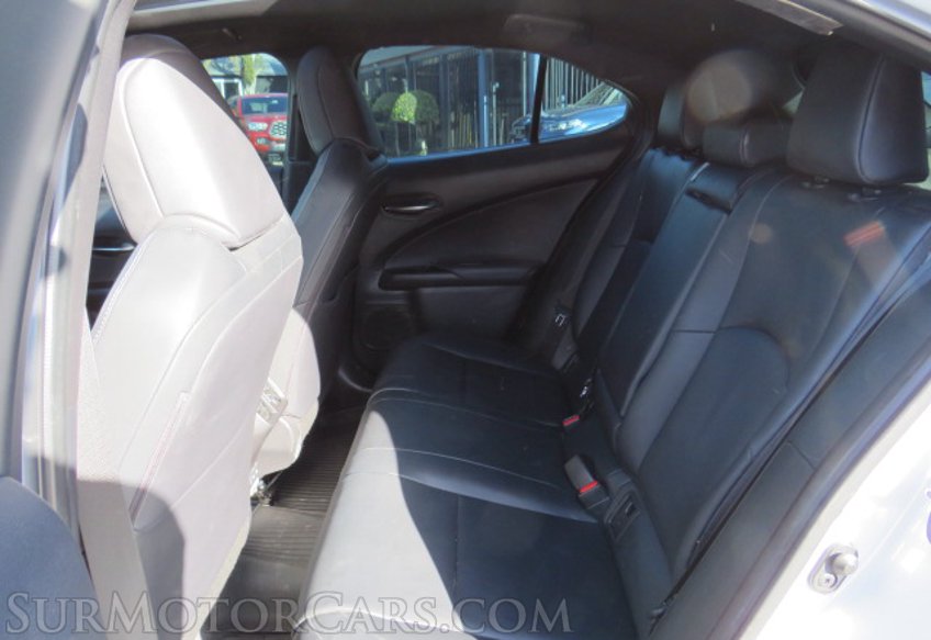 2022 Lexus UX - Image 30