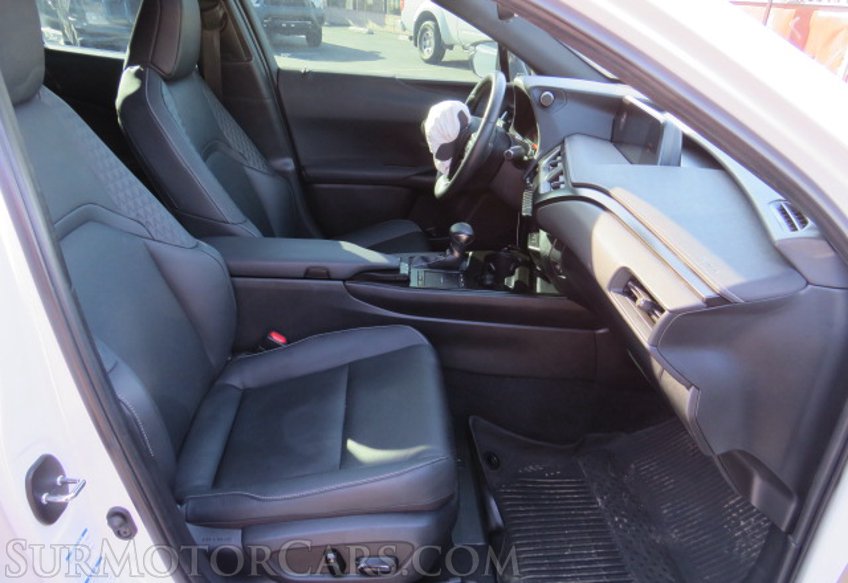 2022 Lexus UX - Image 26