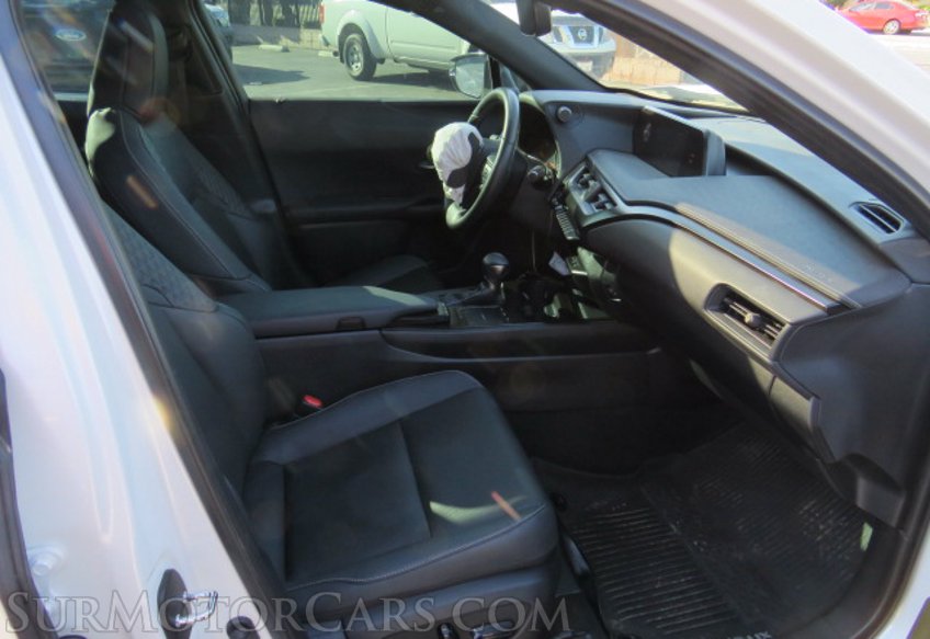 2022 Lexus UX - Image 27