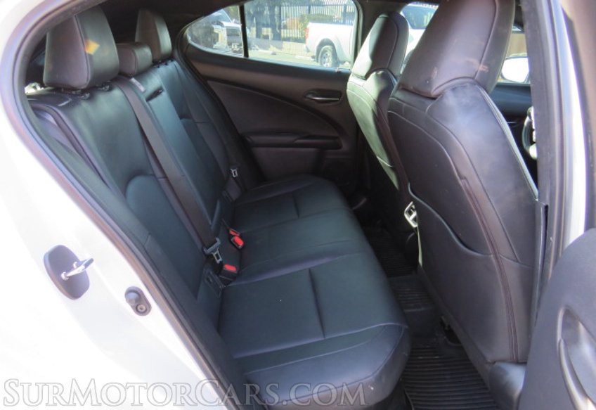 2022 Lexus UX - Image 31