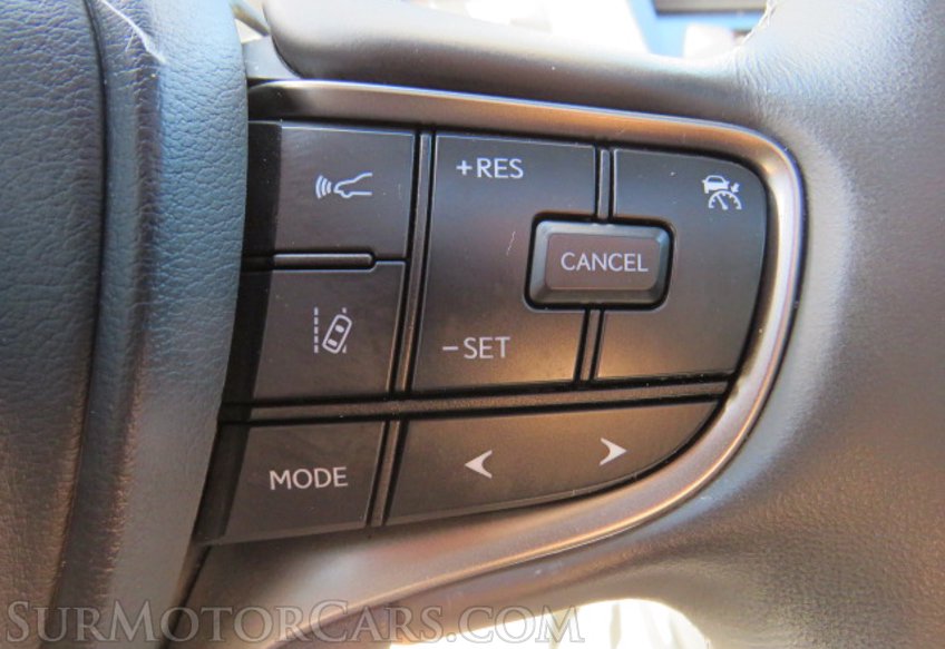 2022 Lexus UX - Image 35