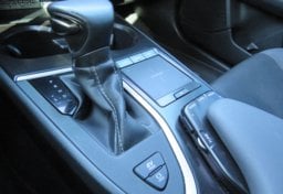 2022 Lexus UX - Image 48