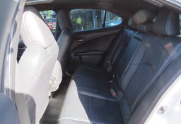 2022 Lexus UX - Image 30