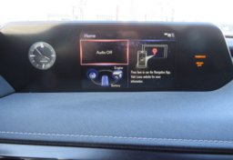 2022 Lexus UX - Image 38