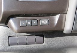 2022 Lexus UX - Image 40