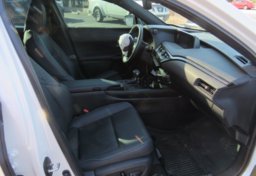 2022 Lexus UX - Image 27