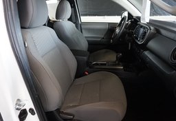 2022 Toyota Tacoma - Image 29