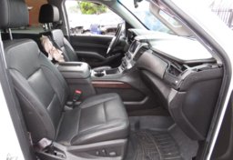 2017 GMC Yukon XL - Image 25