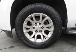 2017 GMC Yukon XL - Image 16