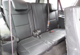 2017 GMC Yukon XL - Image 33