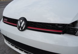 2015 Volkswagen Golf GTI - Image 17