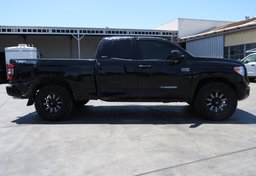 2017 Toyota Tundra 4WD - Image 11