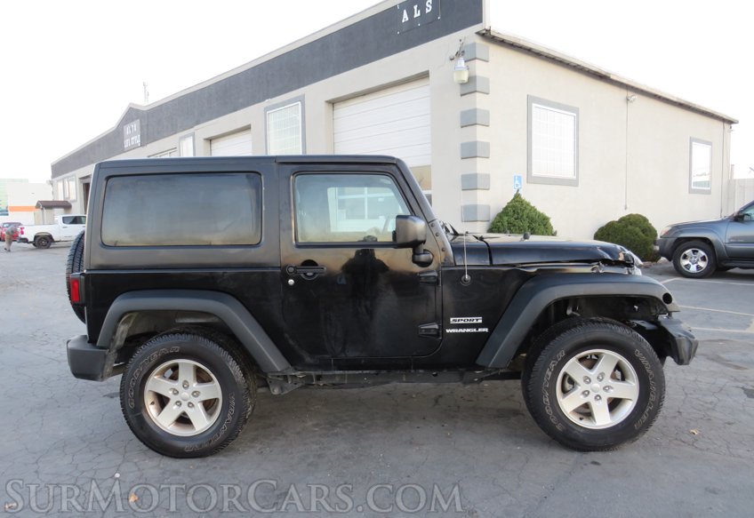 2016 Jeep Wrangler - Image 10