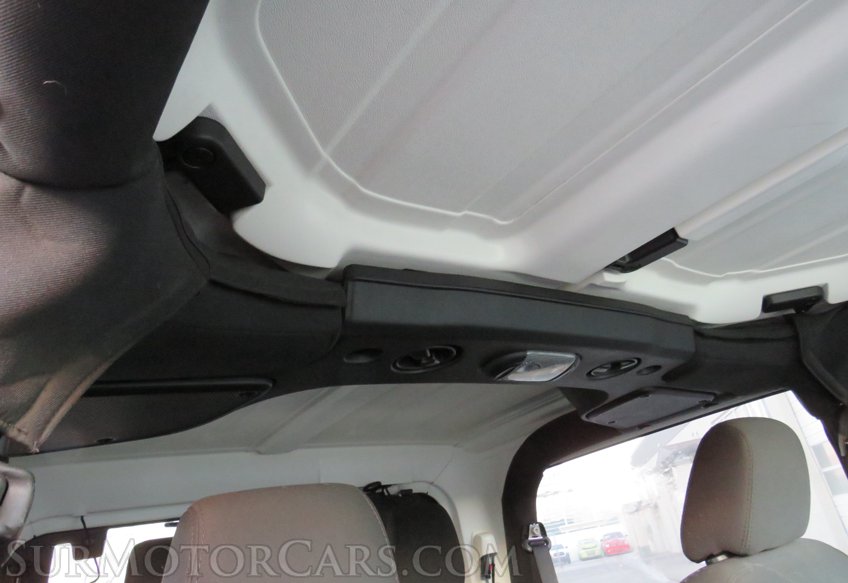 2016 Jeep Wrangler - Image 28