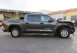 2022 Toyota Tundra 4WD - Image 5