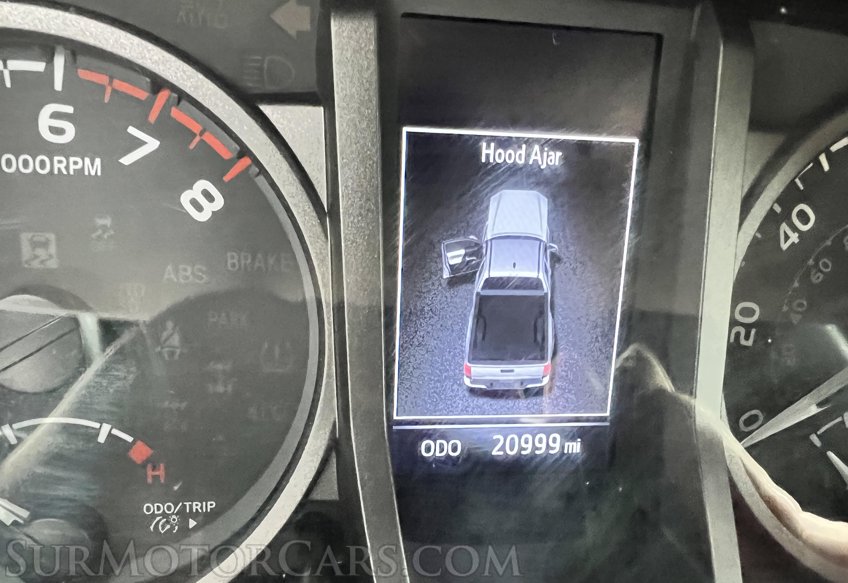 2020 Toyota Tacoma 4WD - Image 38