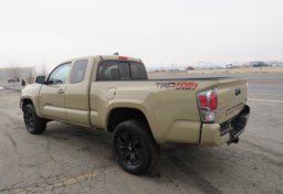 2020 Toyota Tacoma 4WD - Image 7