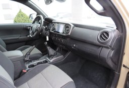 2020 Toyota Tacoma 4WD - Image 29