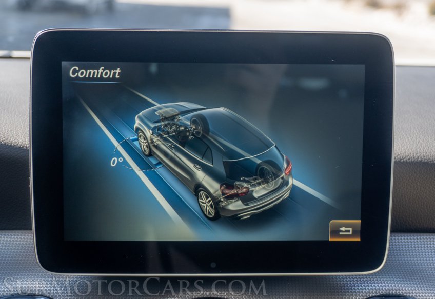 2018 Mercedes-Benz GLA - Image 46