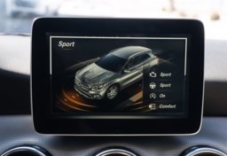 2018 Mercedes-Benz GLA - Image 47