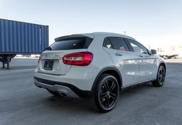 2018 Mercedes-Benz GLA - Image 55