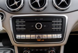 2018 Mercedes-Benz GLA - Image 29