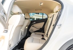 2018 Mercedes-Benz GLA - Image 17