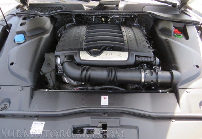 2017 Porsche Cayenne - Image 2