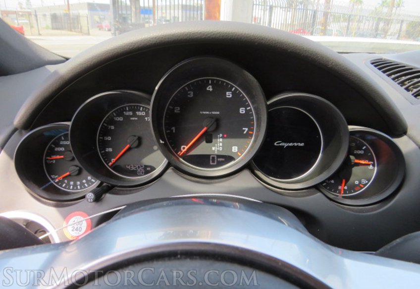 2017 Porsche Cayenne - Image 14