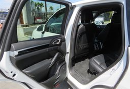 2017 Porsche Cayenne - Image 36