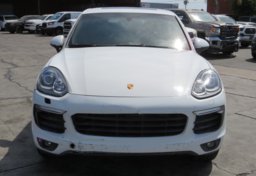 2017 Porsche Cayenne - Image 11