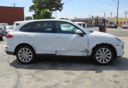 2017 Porsche Cayenne - Image 3