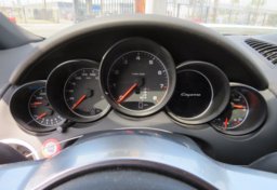 2017 Porsche Cayenne - Image 14