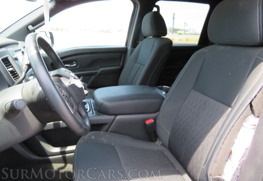 2019 Nissan Titan - Image 32
