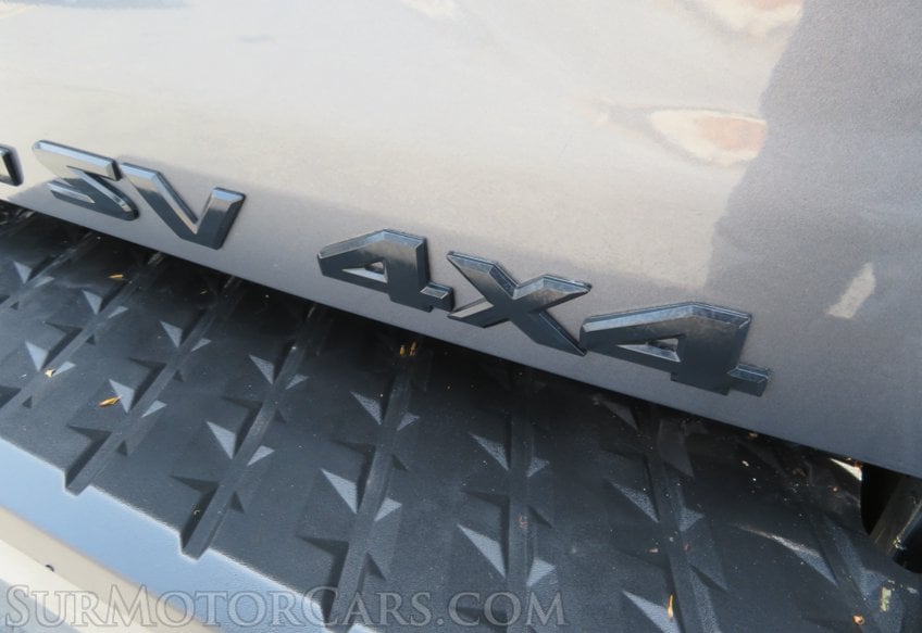 2019 Nissan Titan - Image 23