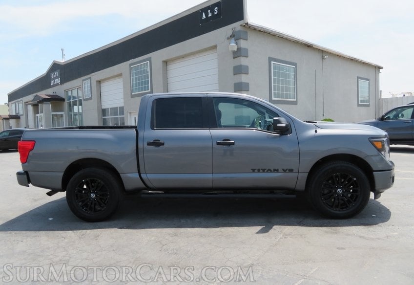 2019 Nissan Titan - Image 10