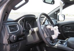 2019 Nissan Titan - Image 30