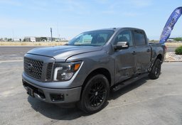 2019 Nissan Titan - Image 4