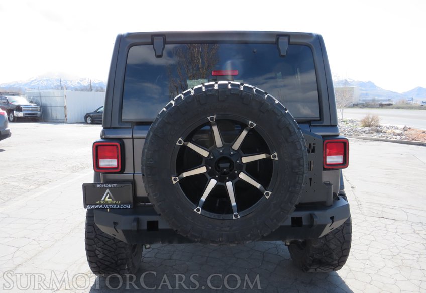 2019 Jeep Wrangler Unlimited - Image 12