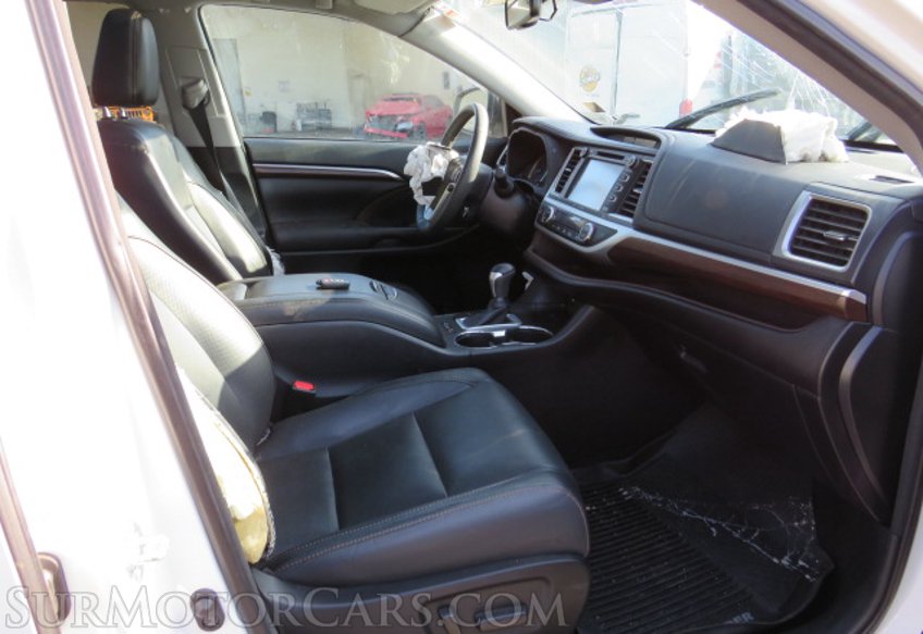 2016 Toyota Highlander - Image 23
