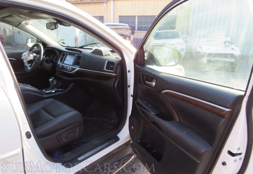 2016 Toyota Highlander - Image 25