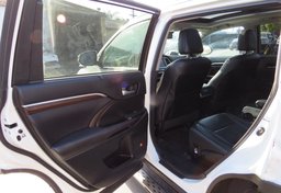 2016 Toyota Highlander - Image 18