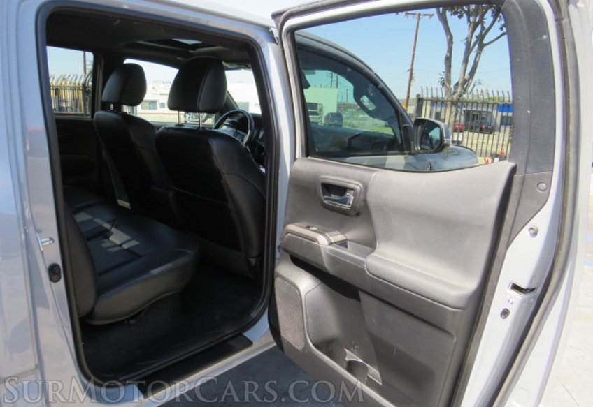 2019 Toyota Tacoma 4WD - Image 29