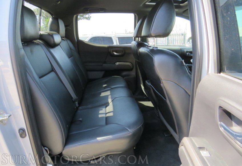 2019 Toyota Tacoma 4WD - Image 33