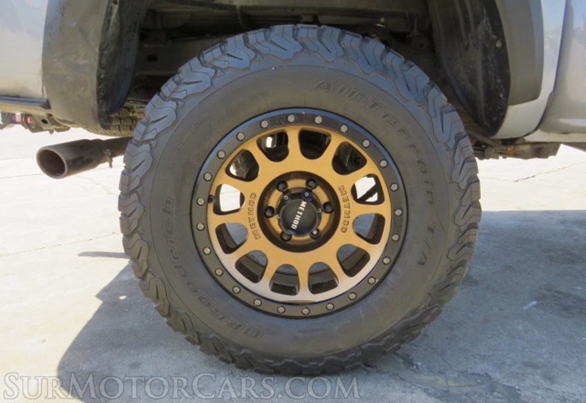 2019 Toyota Tacoma 4WD - Image 11