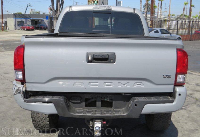 2019 Toyota Tacoma 4WD - Image 12