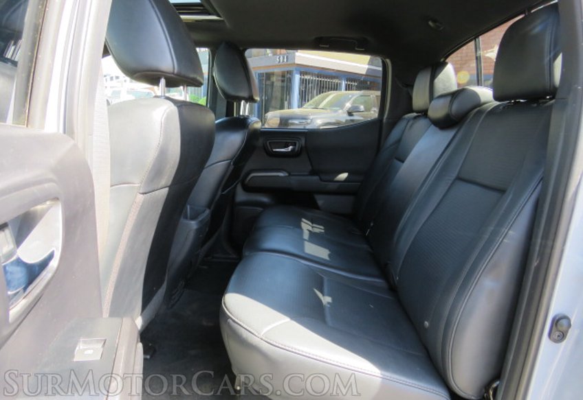 2019 Toyota Tacoma 4WD - Image 32