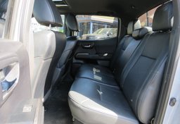 2019 Toyota Tacoma 4WD - Image 32