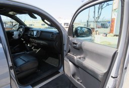 2019 Toyota Tacoma 4WD - Image 23