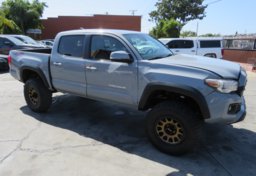 2019 Toyota Tacoma 4WD - Image 2